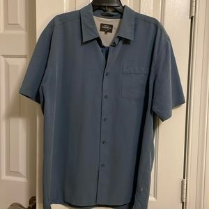 Quiksilver Waterman Collection men’s short sleeve button down. Large